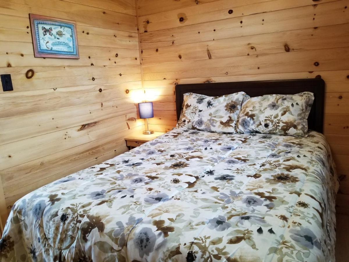 Blue Spruces Cottages Hampton Ngoại thất bức ảnh
