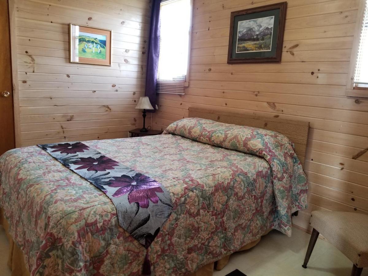 Blue Spruces Cottages Hampton Ngoại thất bức ảnh