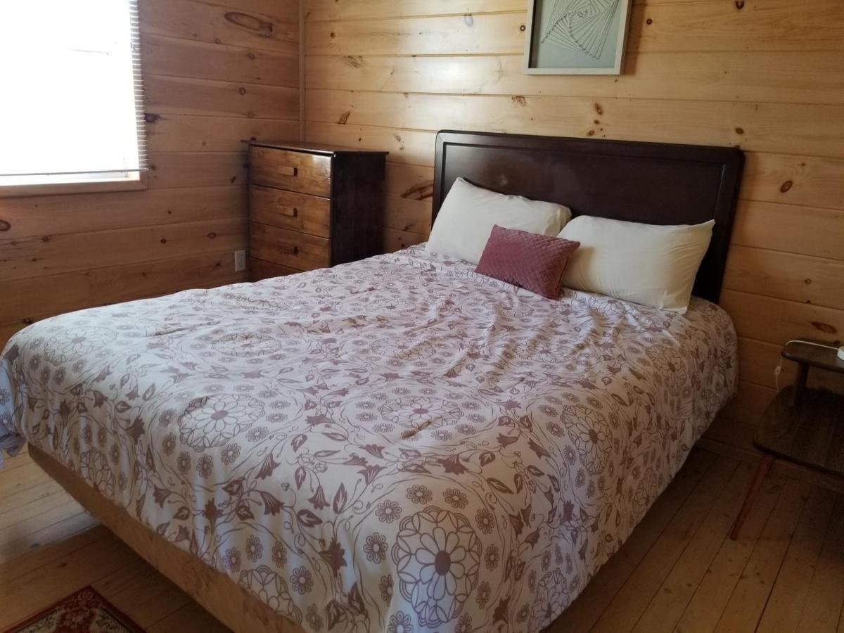Blue Spruces Cottages Hampton Ngoại thất bức ảnh
