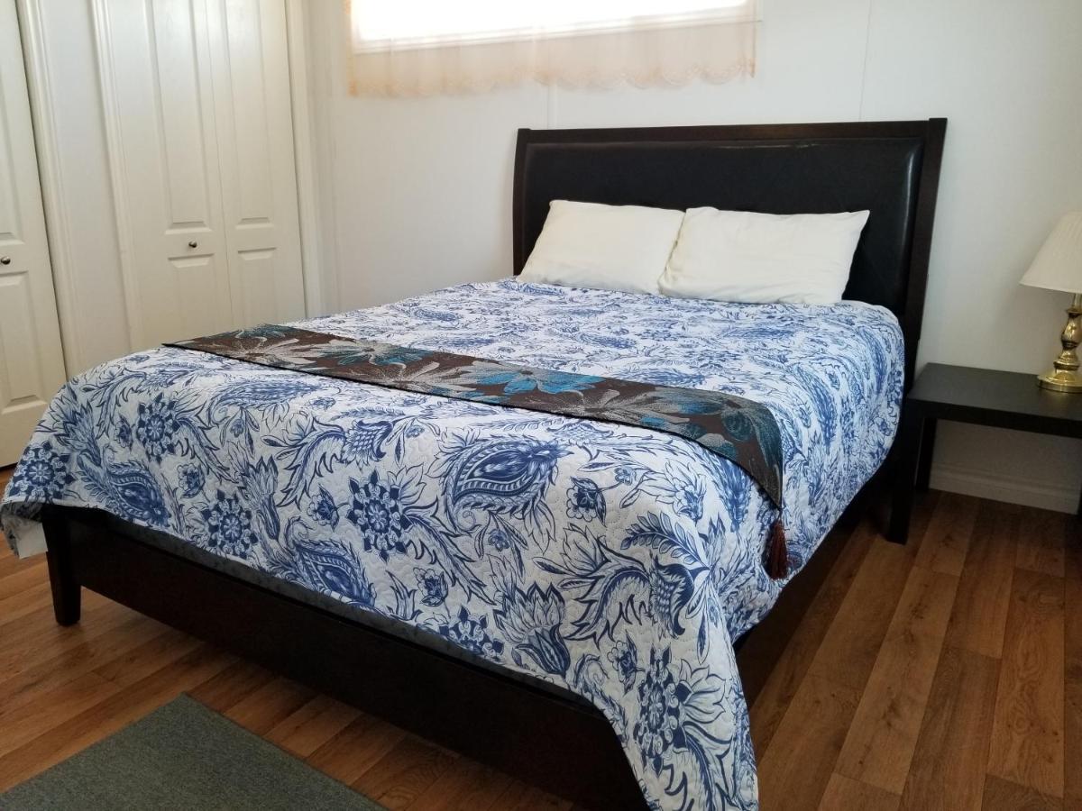 Blue Spruces Cottages Hampton Ngoại thất bức ảnh