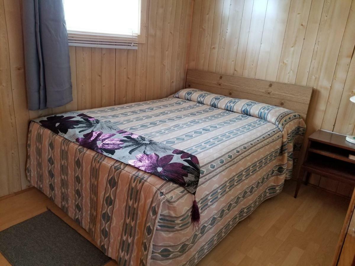 Blue Spruces Cottages Hampton Ngoại thất bức ảnh