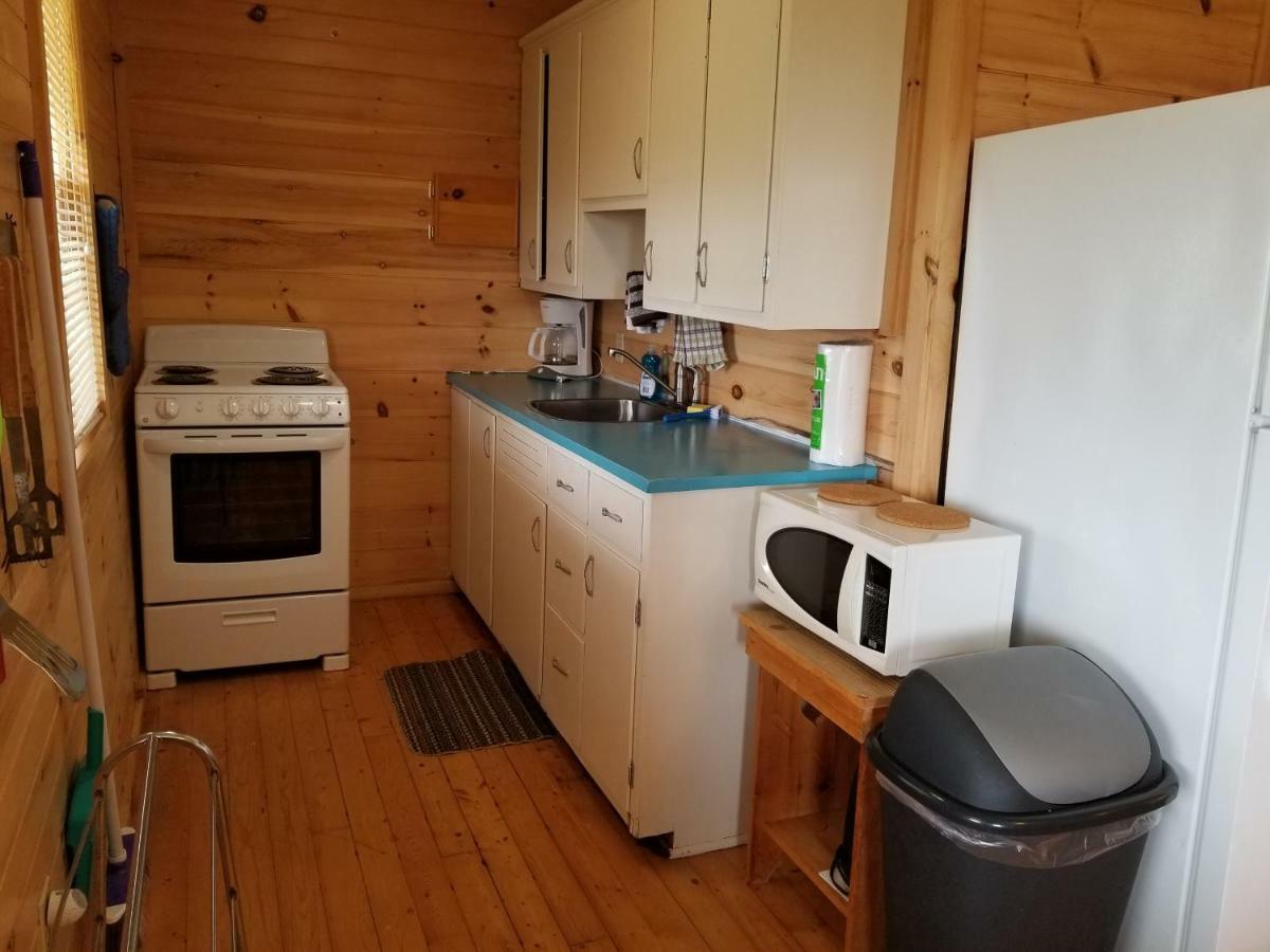 Blue Spruces Cottages Hampton Ngoại thất bức ảnh